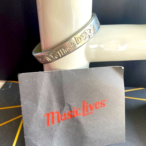Vintage Jewelry - Paul McCartney “Music Lives” Fidelity Tour Bracelet